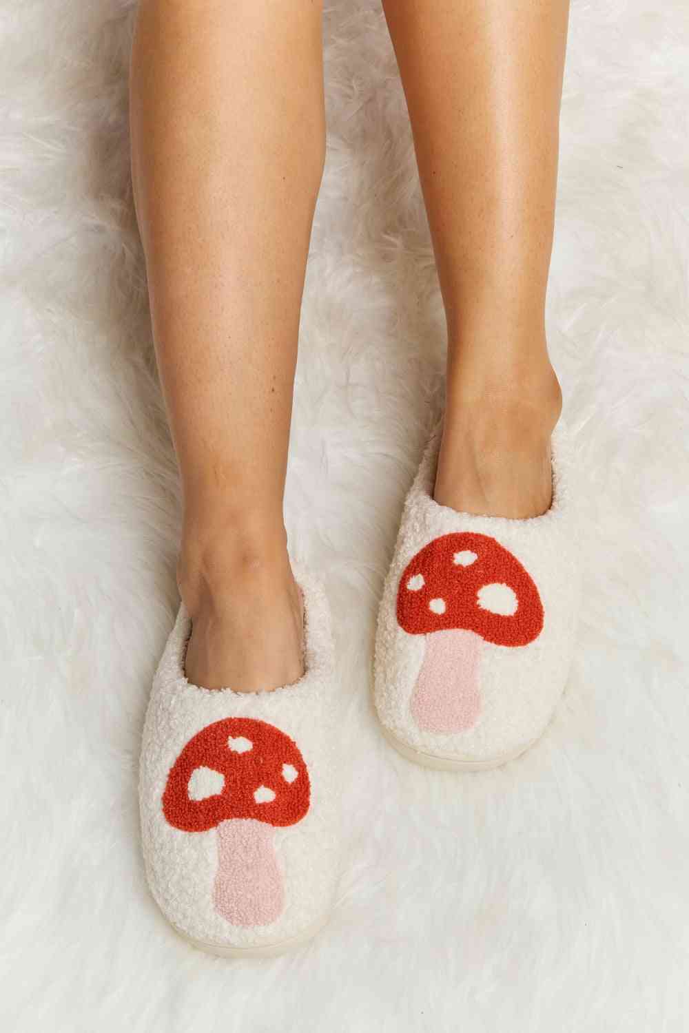 Melody Mushroom Print Plush Slide Slippers - Opulence & Essence